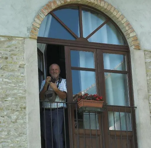 Casa Branzele Frühstückspension Trezzo Tinella