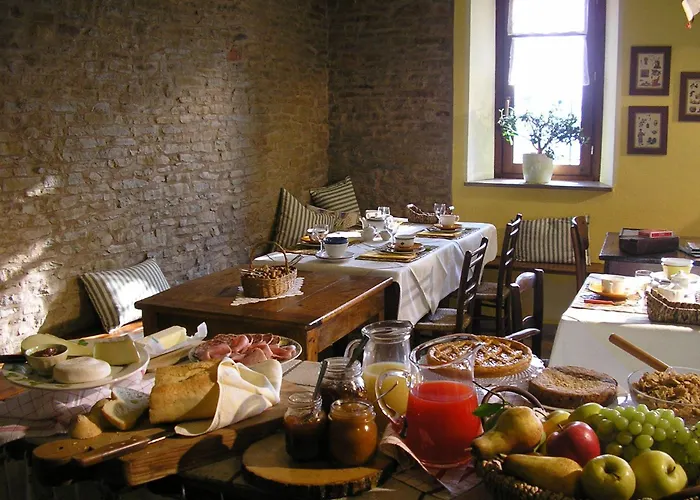 Frühstückspension Casa Branzele Trezzo Tinella